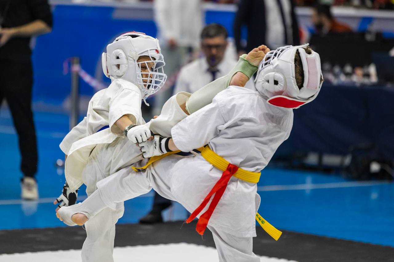 Во Владивостоке проходят соревнования по киокушинкай каратэ «Железный кулак» Во Владивостоке проходят соревнования по киокушинкай каратэ «Железный кулак»