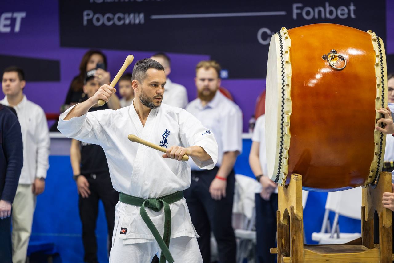 Во Владивостоке проходят соревнования по киокушинкай каратэ «Железный кулак» Во Владивостоке проходят соревнования по киокушинкай каратэ «Железный кулак»