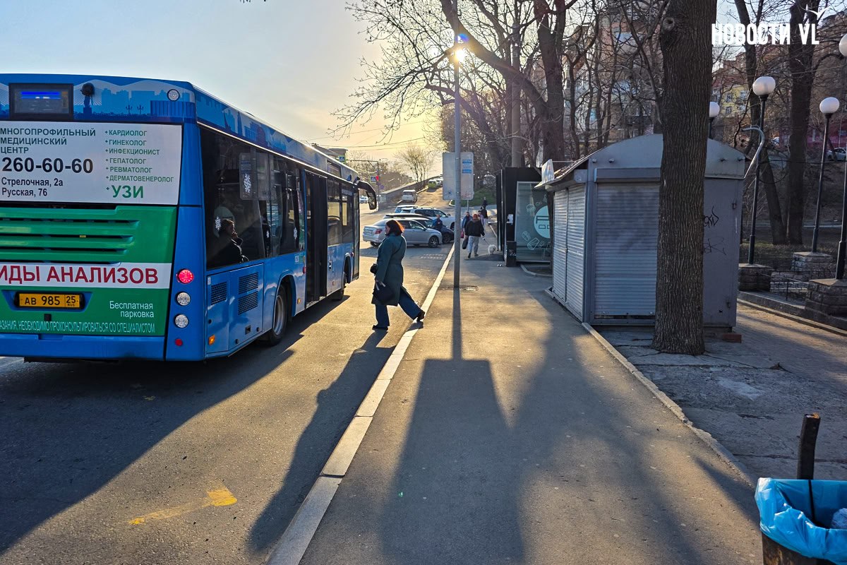 Фотограф Новостей VL cъездил на остановку «Гайдамак», которую завтра начнут переносить ближе к центру