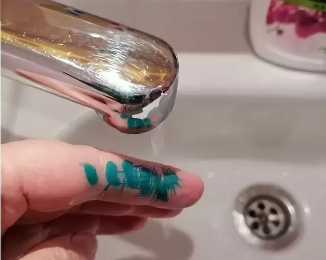 Способы избавиться от зелёнки на коже: простые и эффективные методы