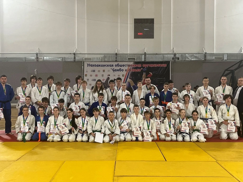 Чемпионат и первенство города объединили двести находкинских дзюдоистов