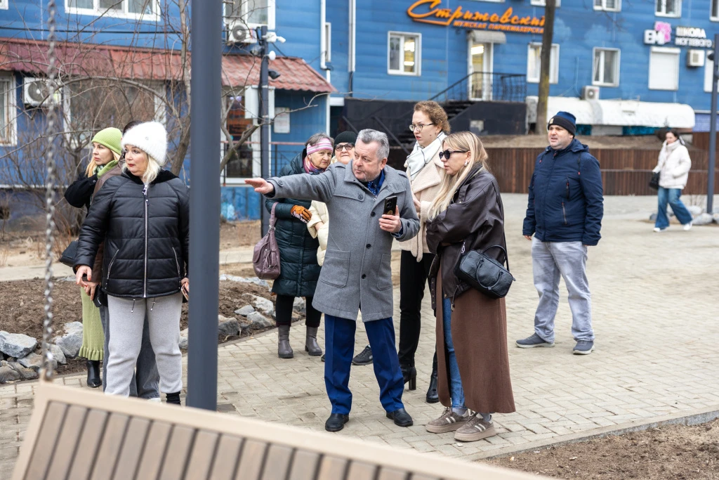 Жители Владивостока могут лично контролировать строительство дорог и общественных пространств, ремонт школ и других объектов, став общественным наблюдателем