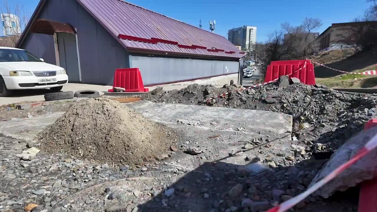 Рабочий выезд заместителя главы администрации Романа Чернявского прошёл по адресу Адмирала Кузнецова, 42а