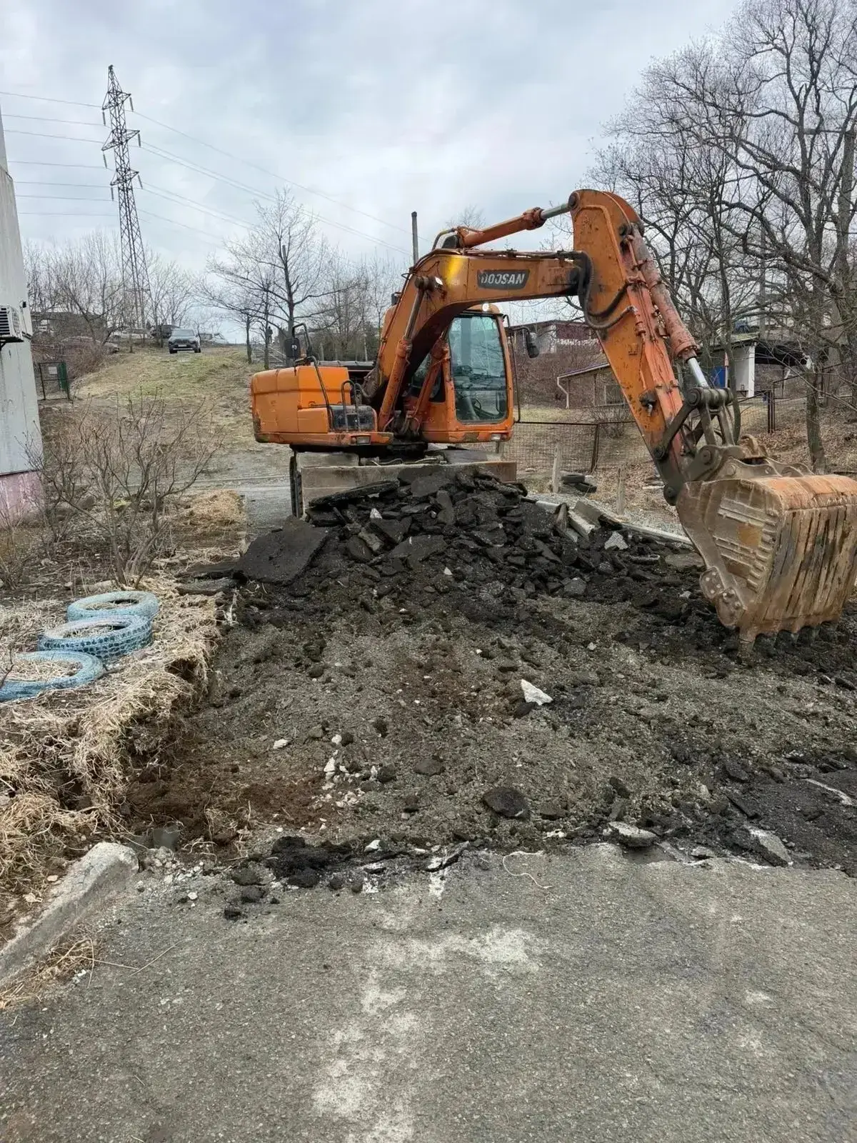 Константин Шестаков: Приступили к ремонту семи дворов Константин Шестаков: Приступили к ремонту семи дворов