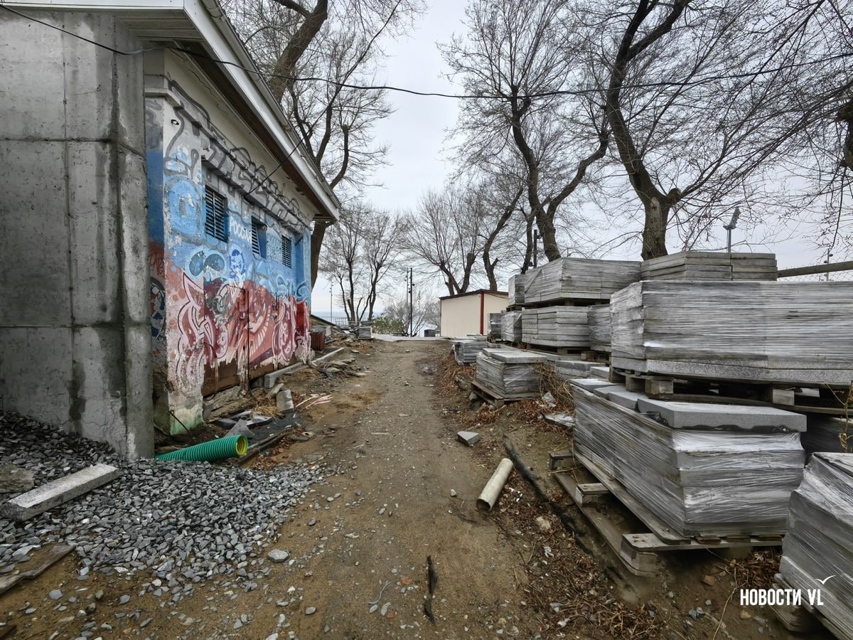Зону вокруг открытого амфитеатра на набережной Спортивной гавани благоустроят в этом году Зону вокруг открытого амфитеатра на набережной Спортивной гавани благоустроят в этом году