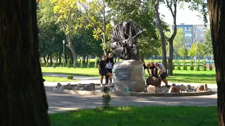 В Белоруссии откроют уникальный памятник креветке — символу природы и экологии