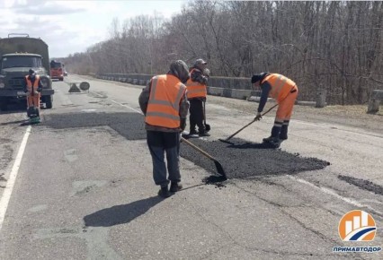 Ямочный ремонт выполнили дорожники Примавтодора