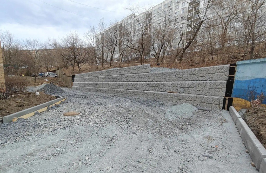 В краевом центре продолжается капитальный ремонт подпорных стен