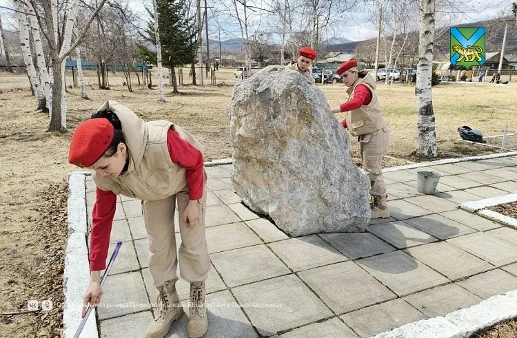 Благоустройство памятников героям Победы активно ведут в Приморье Благоустройство памятников героям Победы активно ведут в Приморье