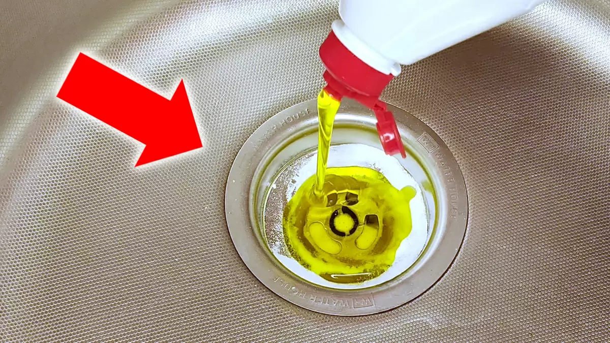 Как избавиться от неприятного запаха из слива