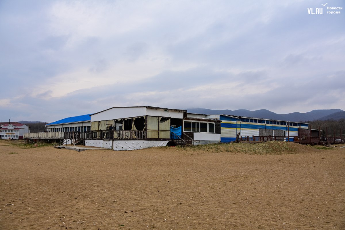 Администрация Владивостока требует снести на Шаморе здание кафе, принадлежащее структурам Владимира Николаева