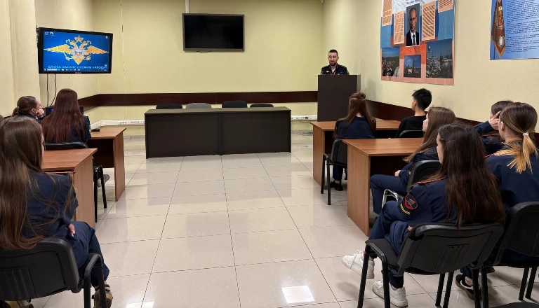 Во Владивостоке транспортные полицейские организовали для студентов комплекс увлекательных экскурсий Во Владивостоке транспортные полицейские организовали для студентов комплекс увлекательных экскурсий