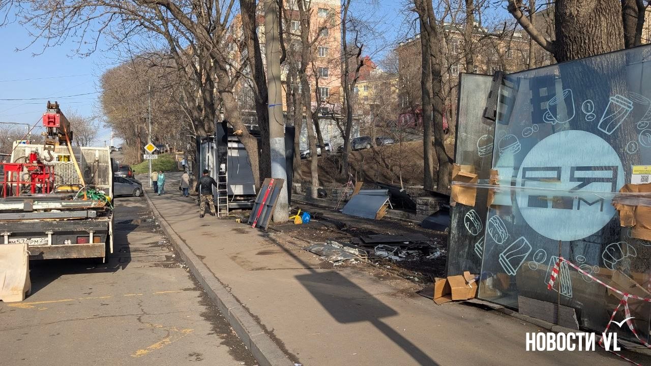 На Гайдамаке заканчивают перенос остановочного павильона