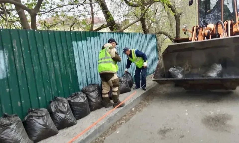 Сегодня во Владивостоке: работы на инженерных сетях, дорожной инфраструктуре, демонтаж объектов и санитарная уборка Сегодня во Владивостоке: работы на инженерных сетях, дорожной инфраструктуре, демонтаж объектов и санитарная уборка