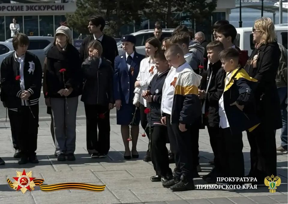 В преддверии Дня Победы в Великой Отечественной войне прокуратура Приморья совместно с учениками прокурорского класса и воспитанниками из Центра комплексного центра помощи семье и детям «Маяк» приняла участие в... В преддверии Дня Победы в Великой Отечественной войне прокуратура Приморья совместно с учениками прокурорского класса и воспитанниками из Центра комплексного центра помощи семье и детям «Маяк» приняла участие в...