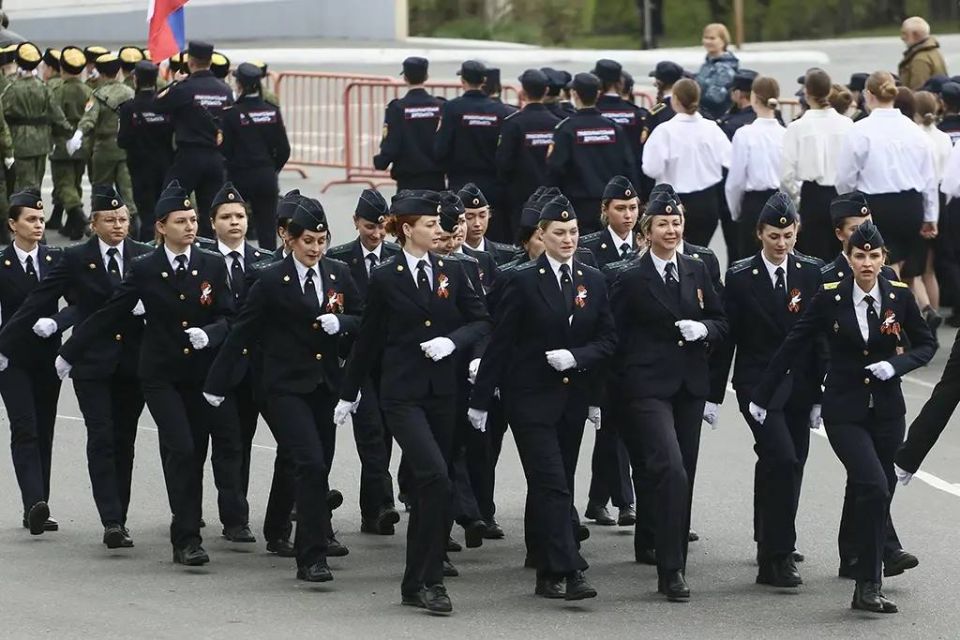 Генеральная репетиция парада Дня Победы прошла на Центральной площади Генеральная репетиция парада Дня Победы прошла на Центральной площади