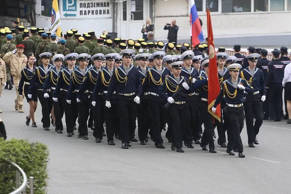 Генеральная репетиция парада Дня Победы прошла на Центральной площади Генеральная репетиция парада Дня Победы прошла на Центральной площади