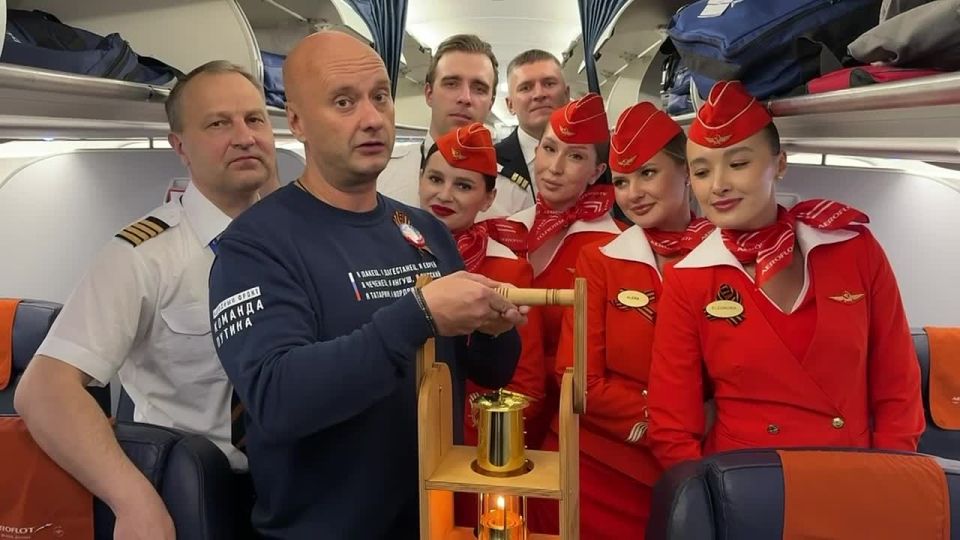 Аэрофлот перевёз «Огонь памяти» в рамках международной патриотической акции Народного фронта