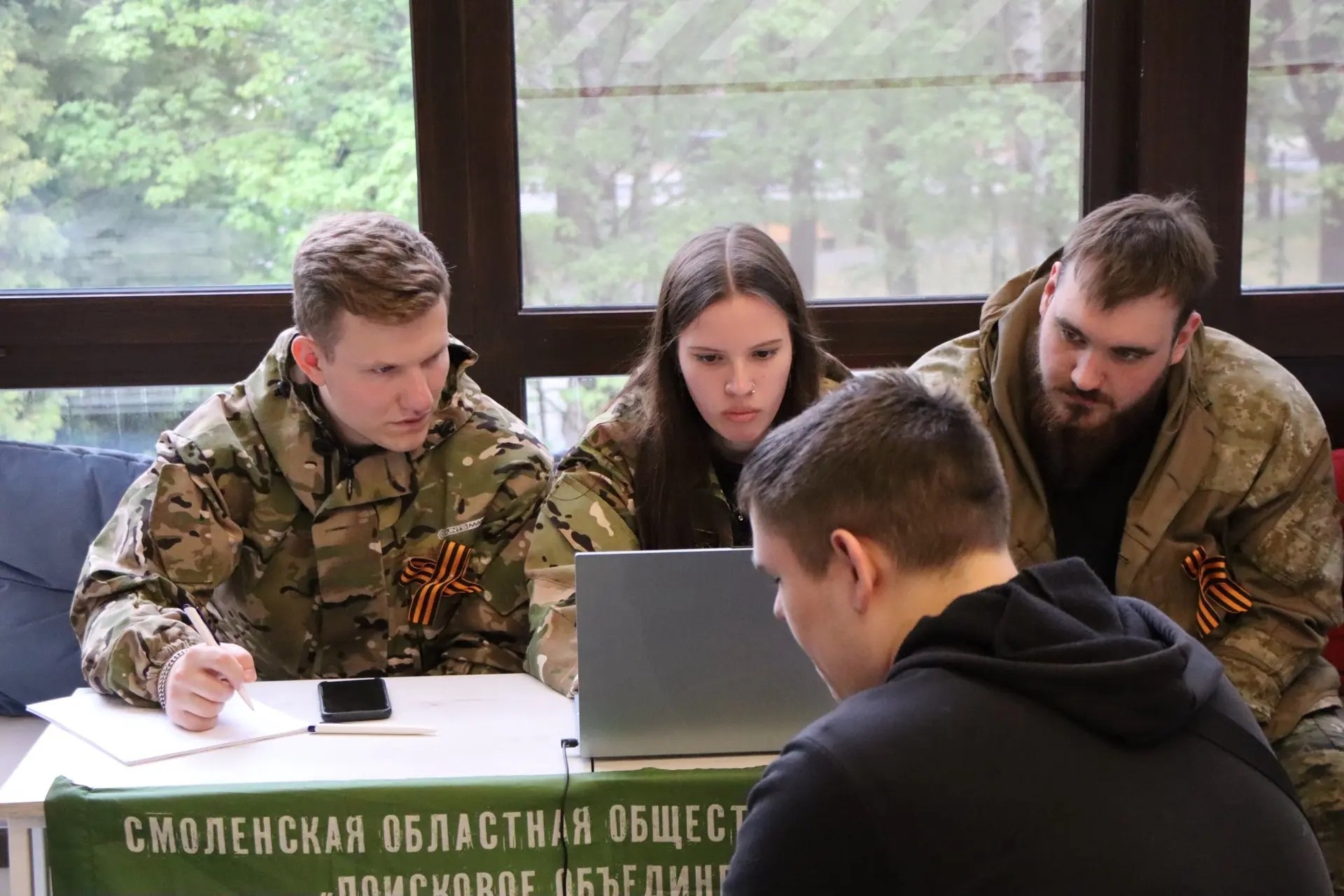 Артём Туров: В День Победы смоляне смогли примерить форму красноармейцев, найти своих пропавших родственников и сплести маскировочные сети Артём Туров: В День Победы смоляне смогли примерить форму красноармейцев, найти своих пропавших родственников и сплести маскировочные сети