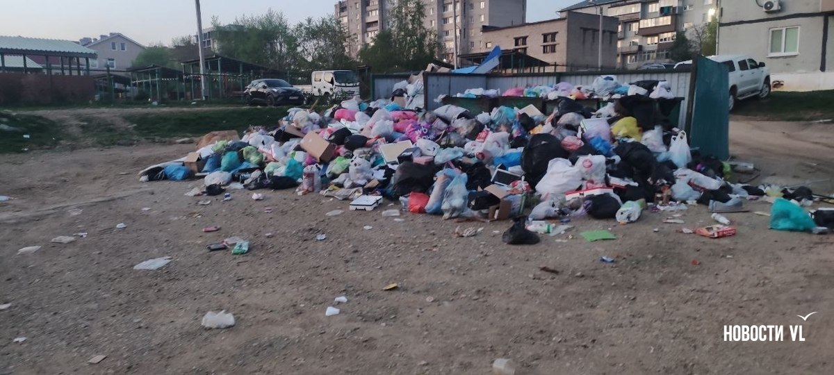 Из-за поломки машин перевозчика в Фокино образовался мусорный коллапс
