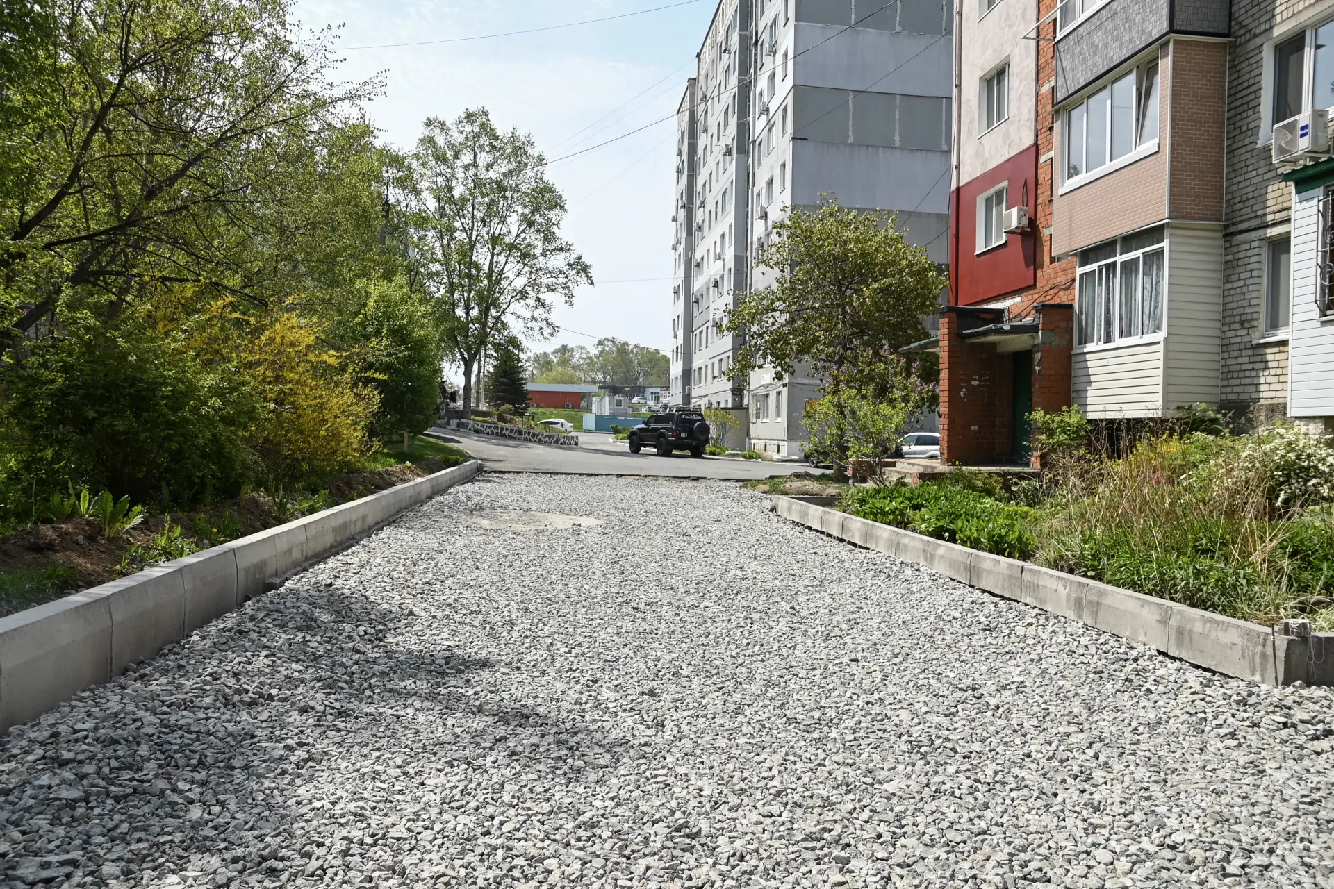 В Находкинском городском округе продолжаются работы по благоустройству дворов В Находкинском городском округе продолжаются работы по благоустройству дворов