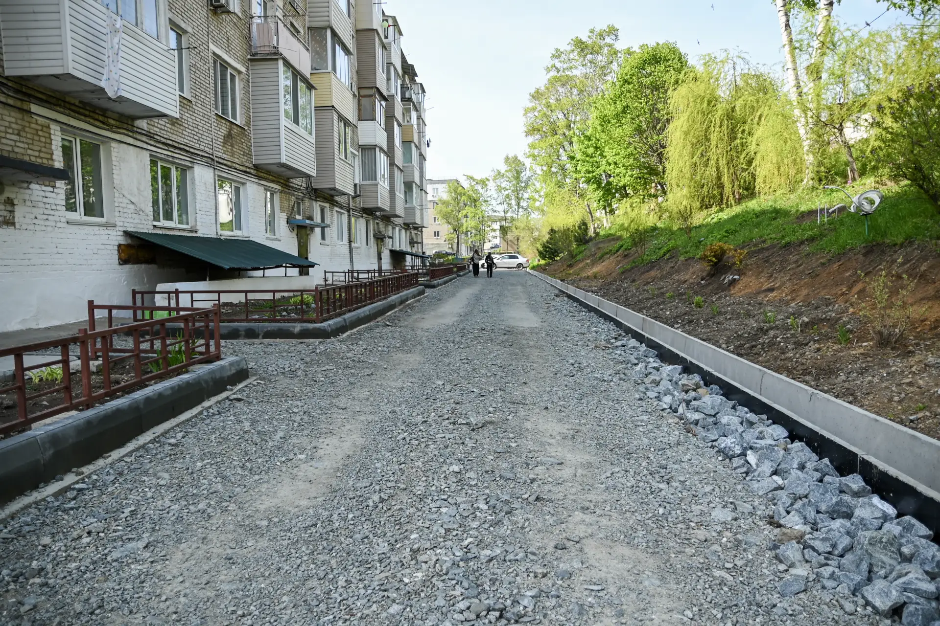 В Находкинском городском округе продолжаются работы по благоустройству дворов