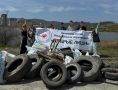 Берег озера Лебяжье в Находке очистили от бытового мусора