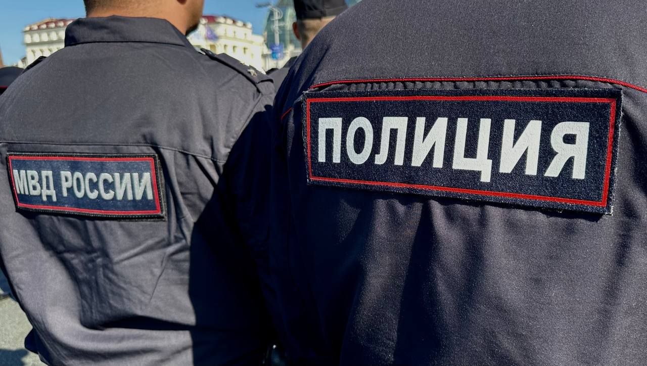Полиция Владивостока проверяет информацию о взимании платы за парковку автотранспорта в Советском районе