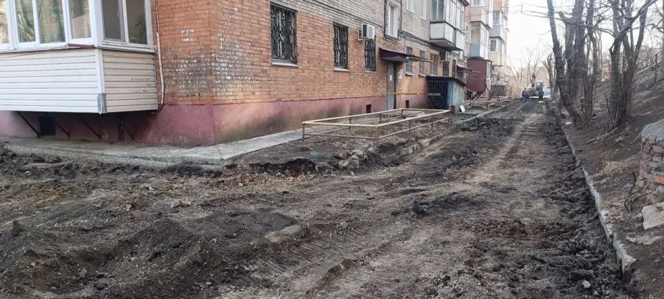 Константин Шестаков: Во Владивостоке полным ходом ведется ремонт дворов по программе губернатора Приморского края Олега Кожемяко Константин Шестаков: Во Владивостоке полным ходом ведется ремонт дворов по программе губернатора Приморского края Олега Кожемяко