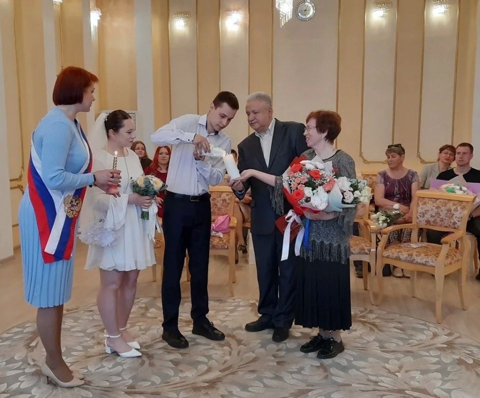 В ЗАГСе Находки провели торжественные мероприятия для семей В ЗАГСе Находки провели торжественные мероприятия для семей