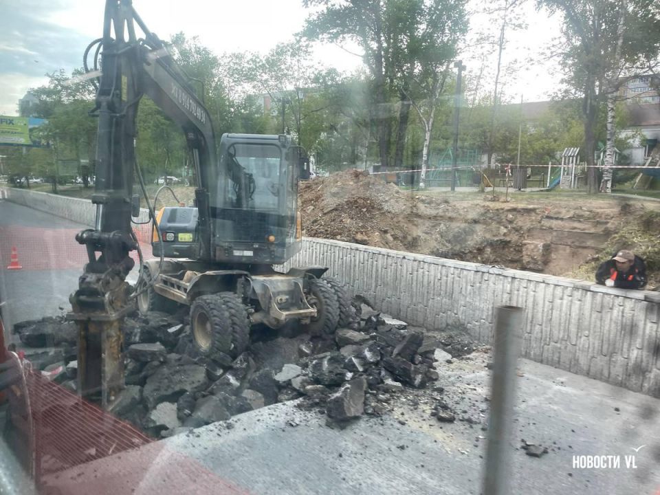 В районе Верхнепортовой снова раскопки на дороге В районе Верхнепортовой снова раскопки на дороге