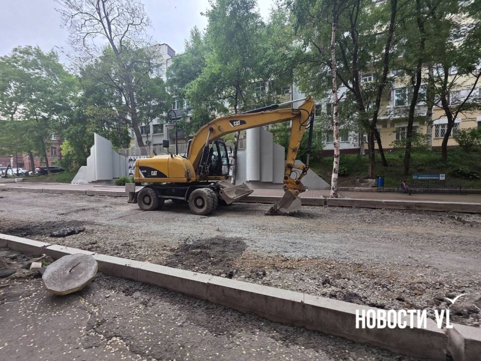 Дальзаводскую готовятся асфальтировать Дальзаводскую готовятся асфальтировать