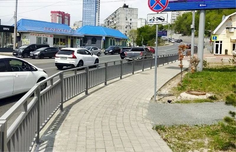Повышая безопасность: во Владивостоке установили новое дорожное ограждение на Третьей Рабочей Повышая безопасность: во Владивостоке установили новое дорожное ограждение на Третьей Рабочей