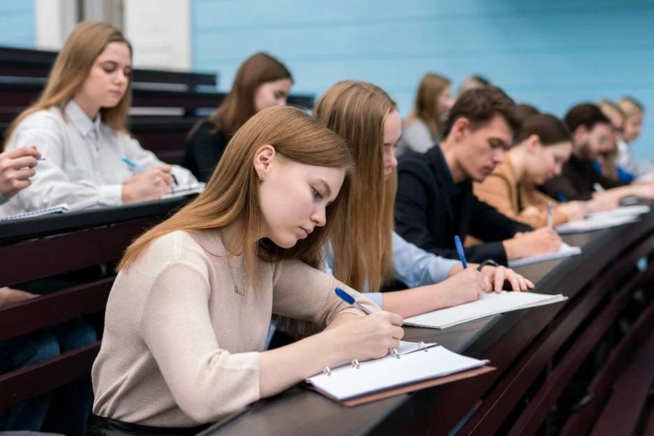 Студенты педагогических вузов Минпросвещения могут получить именную стипендию