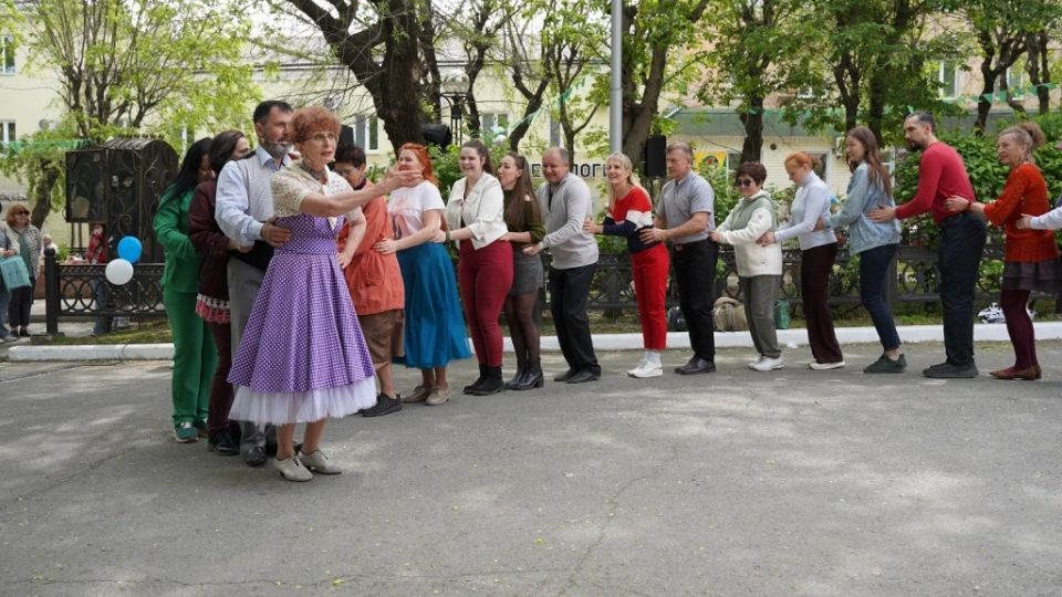 Фестиваль «Встречаемся у якорей» превратил центр Находки в машину времени Фестиваль «Встречаемся у якорей» превратил центр Находки в машину времени