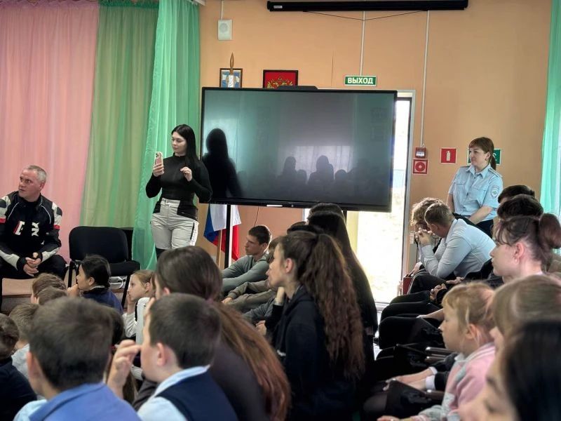 БЕЗОПАСНОСТЬ НА ДВУХ КОЛЁСАХ: ВСТРЕЧА ШКОЛЬНИКОВ С ПОЛИЦЕЙСКИМИ И БАЙКЕРАМИ ПРОШЛА В ДАЛЬНЕРЕЧЕНСКЕ ПРИМОРСКОГО КРАЯ БЕЗОПАСНОСТЬ НА ДВУХ КОЛЁСАХ: ВСТРЕЧА ШКОЛЬНИКОВ С ПОЛИЦЕЙСКИМИ И БАЙКЕРАМИ ПРОШЛА В ДАЛЬНЕРЕЧЕНСКЕ ПРИМОРСКОГО КРАЯ
