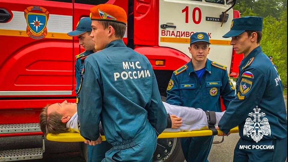 Сотрудники МЧС России примут участие в российско-китайских учениях по медицине катастроф во Владивостоке Сотрудники МЧС России примут участие в российско-китайских учениях по медицине катастроф во Владивостоке