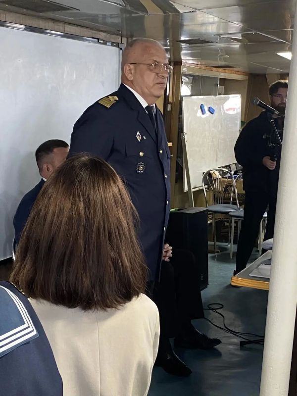 Школьники из Приморья, Хабаровского края и Мьянмы встретились на паруснике «Надежда» Школьники из Приморья, Хабаровского края и Мьянмы встретились на паруснике «Надежда»