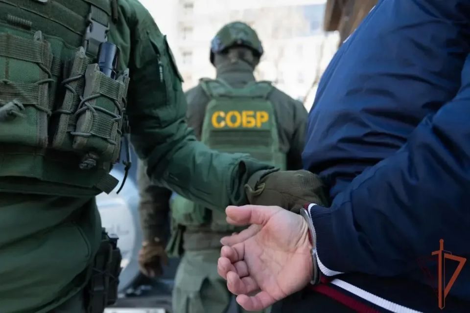 При силовой поддержке СОБР «Леопард» Управления Росгвардии по Приморскому краю задержаны двое подозреваемых в совершении мошенничества в особо крупном размере
