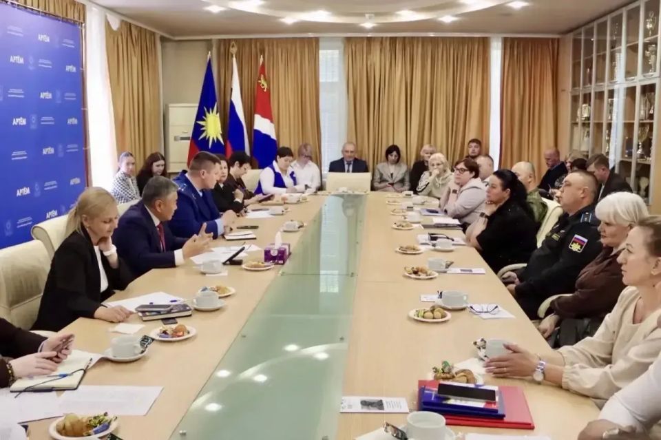 В Приморье продолжается работа по защите прав участников СВО и членов их семей В Приморье продолжается работа по защите прав участников СВО и членов их семей
