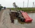 В Приморье под перегруженным самосвалом обрушился мост