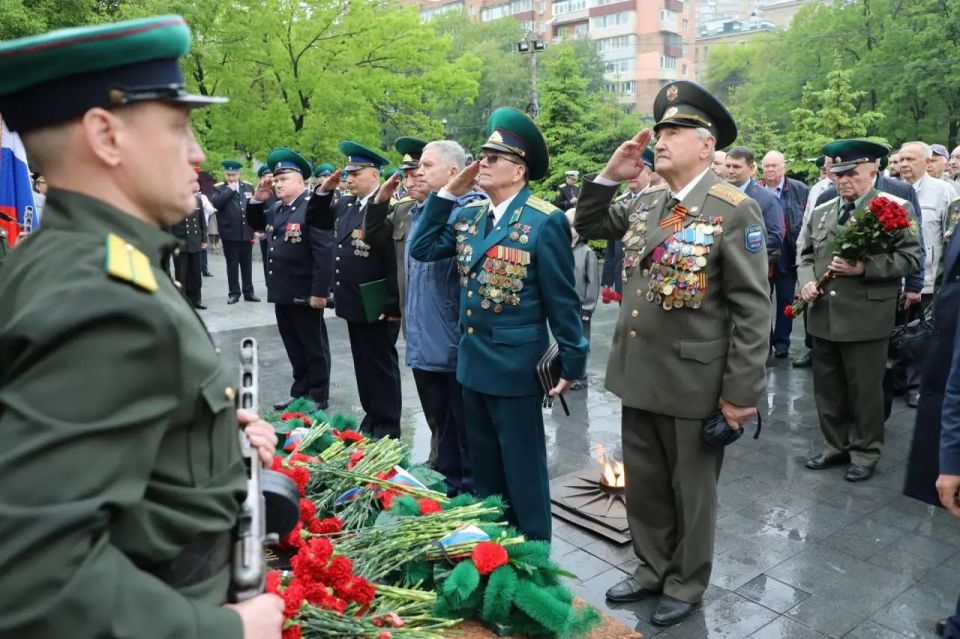 День пограничника! Для нашего Приморского края, который по праву считается форпостом России на Дальнем Востоке, эта дата имеет особое значение День пограничника! Для нашего Приморского края, который по праву считается форпостом России на Дальнем Востоке, эта дата имеет особое значение