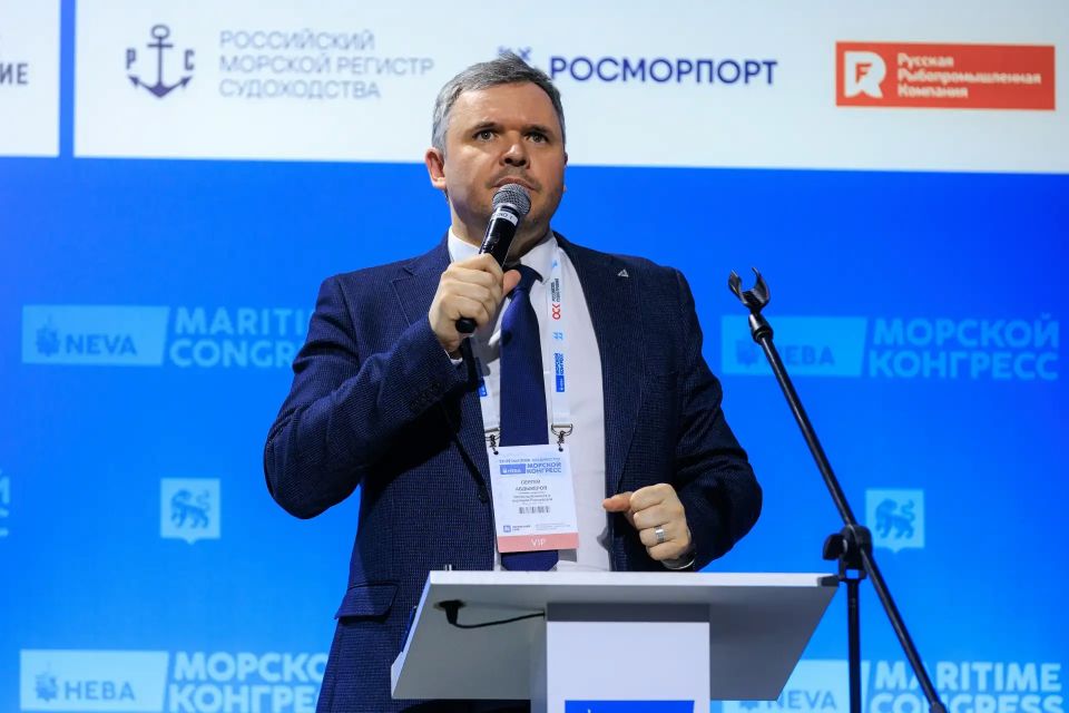 Трансарктический транспортный коридор наиболее эффективен для сбыта продукции, производимой в АЗРФ и на Дальнем Востоке Трансарктический транспортный коридор наиболее эффективен для сбыта продукции, производимой в АЗРФ и на Дальнем Востоке