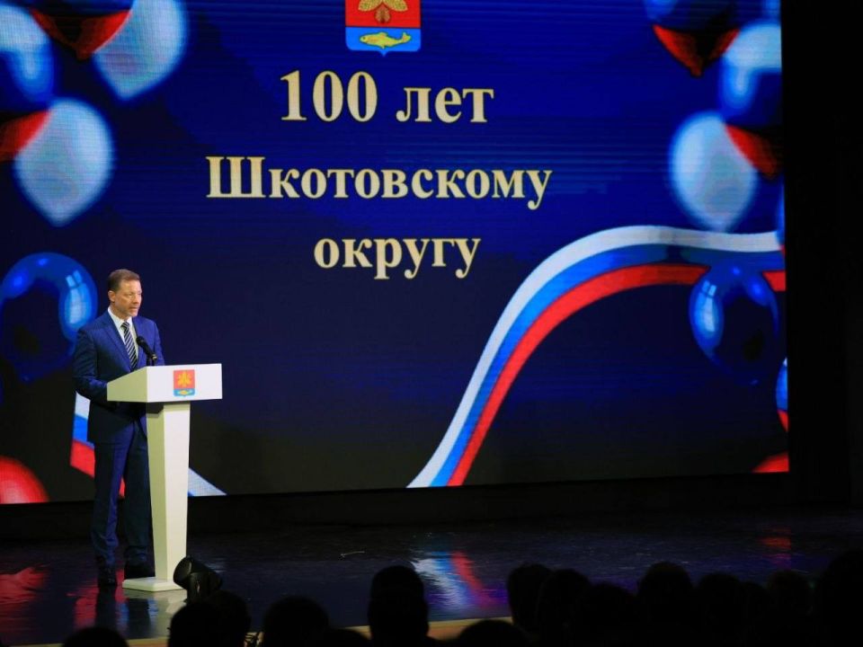 Сто лет - и в расцвете сил!