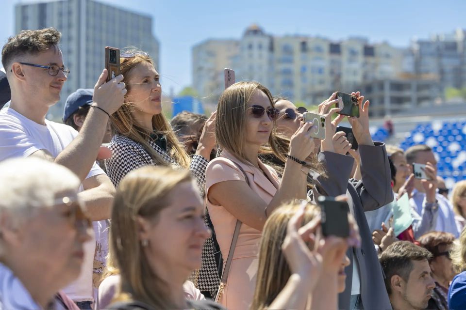 Во Владивостоке наградили лучших выпускников детских школ искусств знаком «Золотая лира» Во Владивостоке наградили лучших выпускников детских школ искусств знаком «Золотая лира»