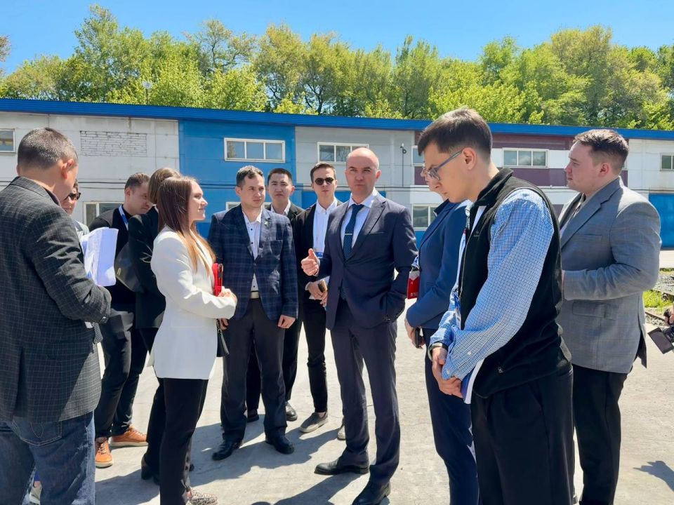 Курсанты программы «Муравьев-Амурский 2030» посетили наше предприятие Курсанты программы «Муравьев-Амурский 2030» посетили наше предприятие