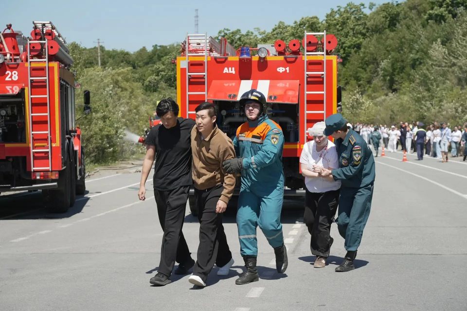 На острове Русский стартовала практическая часть российско-китайских учений по медицине катастроф На острове Русский стартовала практическая часть российско-китайских учений по медицине катастроф