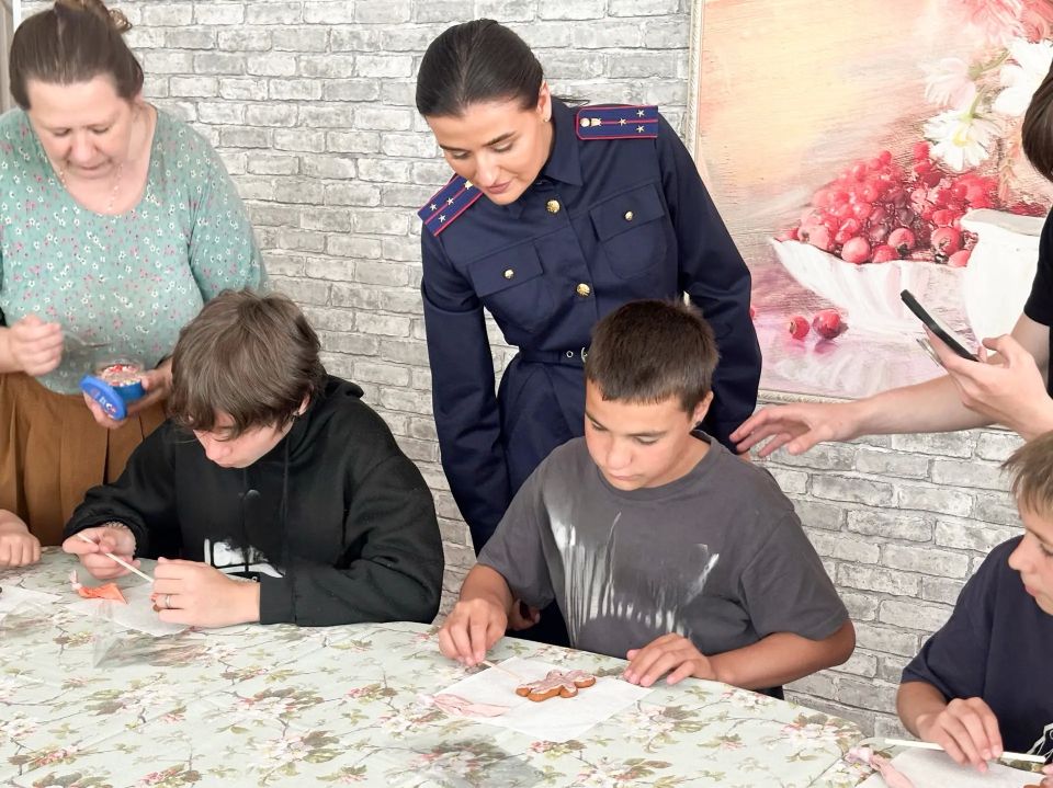 Сотрудники СКР Приморья поздравили воспитанников владивостокского Центра содействия семейному устройству детей-сирот с Днем защиты детей