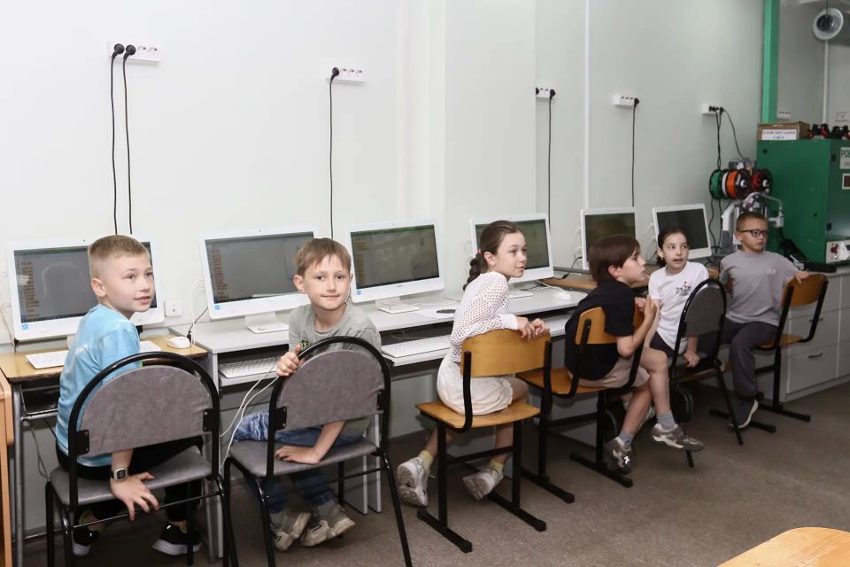 Спорт, 3D-моделирование и экскурсии: чем живёт лагерь «Мечтатели» в Находке Спорт, 3D-моделирование и экскурсии: чем живёт лагерь «Мечтатели» в Находке