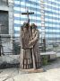 Во Владивостоке демонтируют памятник Кириллу и Мефодию